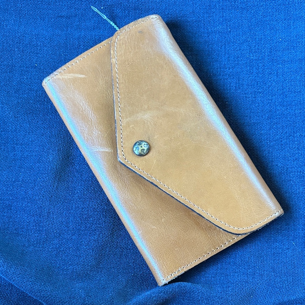 Brand New Patricia Nash Tan Leather Wallet
